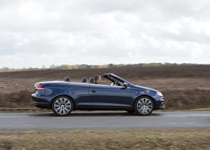 Images Dated 2012: E01171 Volkswagen Eos 2011