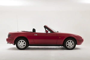 Record Breakers Prints: E01547 Mazda MX5 MK1 Roadster 1990