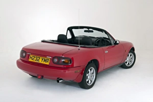 Record Breakers Prints: E01547 Mazda MX5 MK1 Roadster 1990