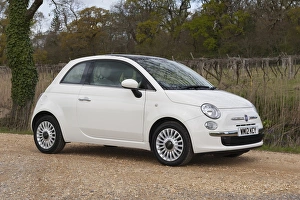 Images Dated 2016 April: E01926 FIAT 500 2012 Model