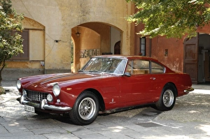 <b class=qtipBold><figcaption>Ferrari 250 GTE 2+2 1962</figcaption></b><br><em>© National Motor Museum</em> Ferrari 250 GTE 2+2 1962