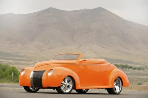Images Dated 3rd June 2008: Ford custom orange