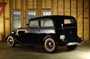 Images Dated 8th January 2008: Ford Sedan custom