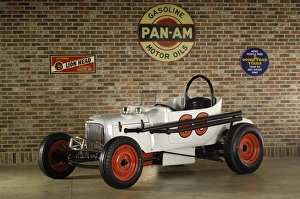 Images Dated 9th January 2008: Gmc pinky, track roadster 1948