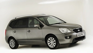 Images Dated 2013: Kia Carens 3 CRDi 2012