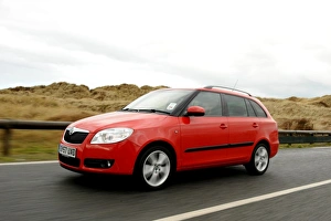 Images Dated 2008 February: Skoda Fabia estate