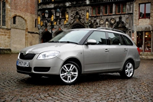 Images Dated 2008 February: Skoda Fabia estate