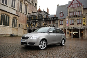 Images Dated 2008 February: Skoda Fabia estate