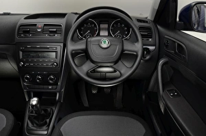 Images Dated 2012 November: Skoda Yeti 2010