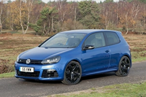 Images Dated 23rd November 2011: Volkswagen Golf R 2. 0l TSI 2011