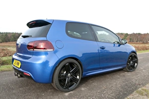 Images Dated 23rd November 2011: Volkswagen Golf R 2. 0l TSI 2011