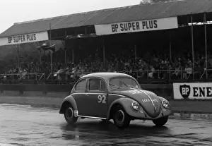 : VW Beetle, R. Vaughan. Goodwood 34th members meeting 25. 4. 1959